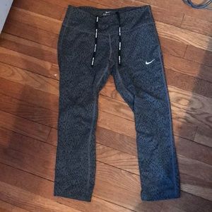 Nike Dri-fit crop leggings small womens gray print